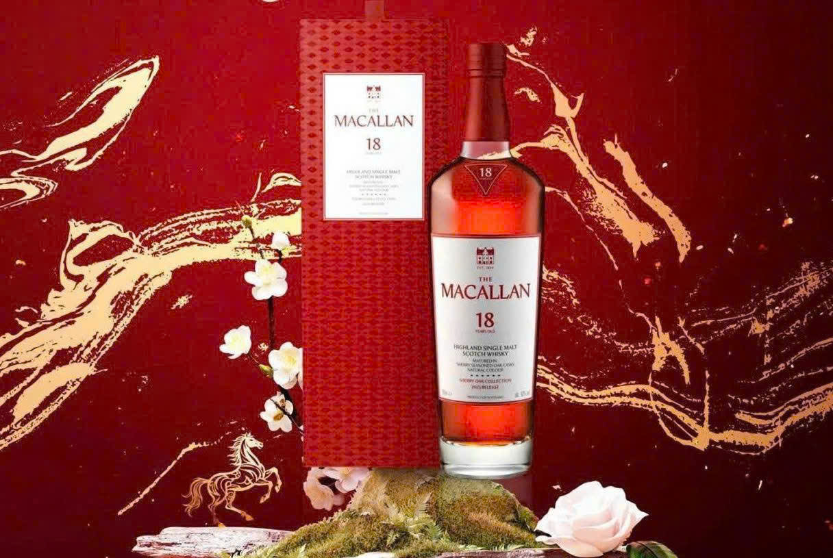 Trung-bay-Macallan-18-YO-Sherry-Cask-New-gia-re