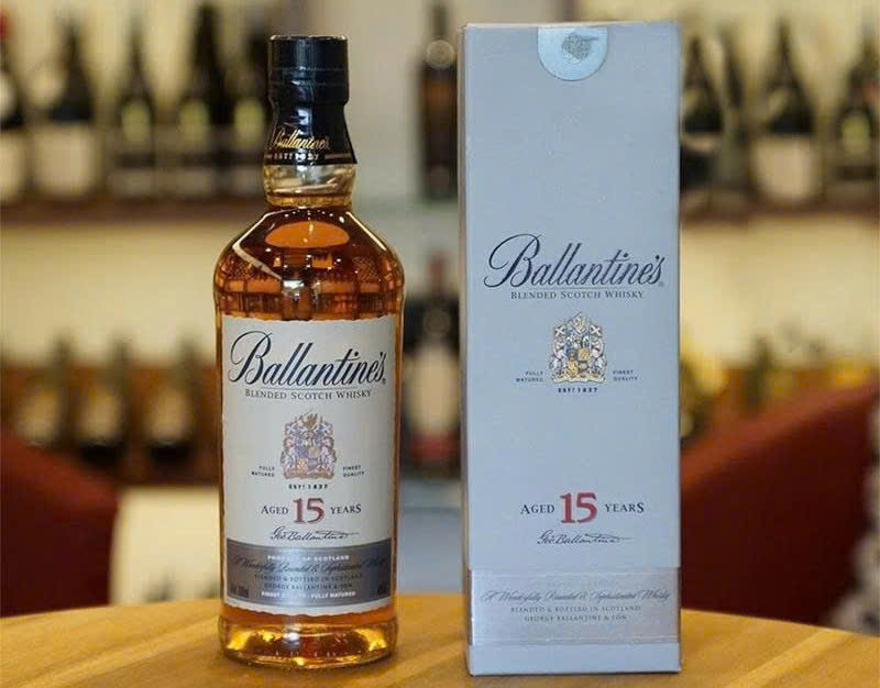 Trung-bay-ballantines-15