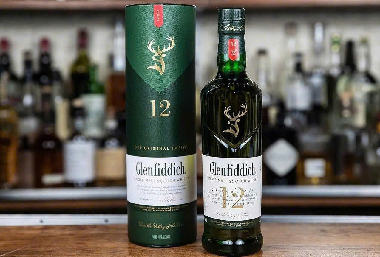 Trung-bay-mau-Glenfiddich-12-nam-tuoi-700ml