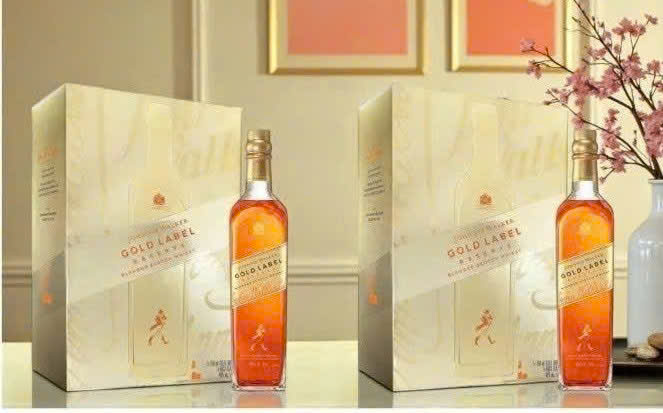 Trung-bay-mau-Gold-Label-Reserve-Hop-qua-2026-750