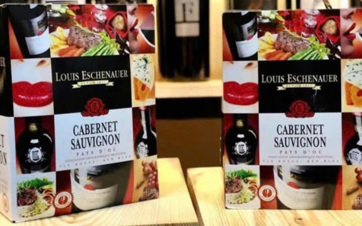 Trung-bay-vang-louis-eschenauer-hop-3lit-43