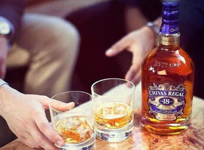cach-thuong-thuc-Chivas 18 Ultimate-Cask
