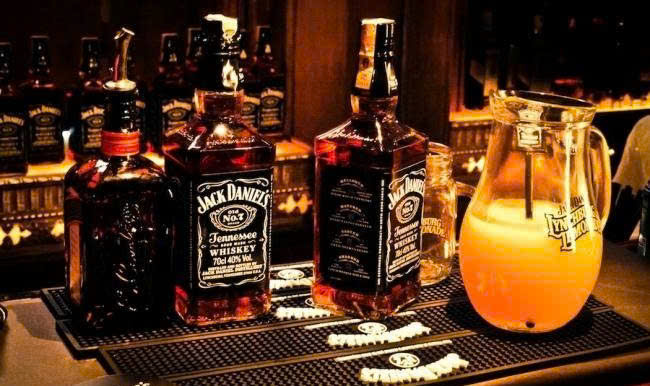 cach-thuong-thuc-jack-daniels-No.7