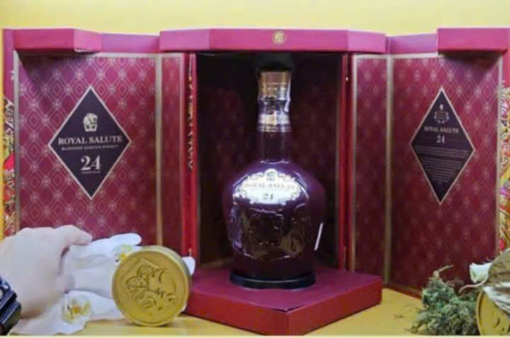 chivas-24-hop-qua-2026-khi-mo-hop-qua