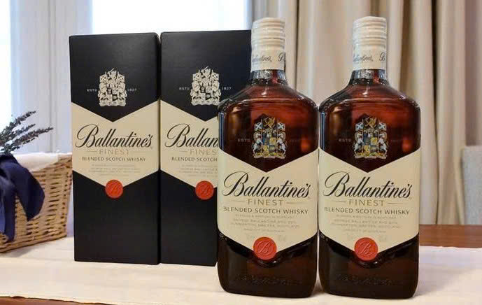 ruou-ballantines-finest-gia-bao-nhieu-tien