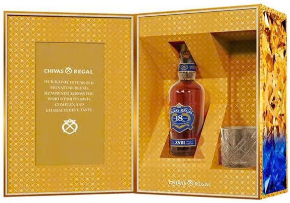 ruou-chivas-18-hop-qua-2026-khi-mo-hop-tet-700