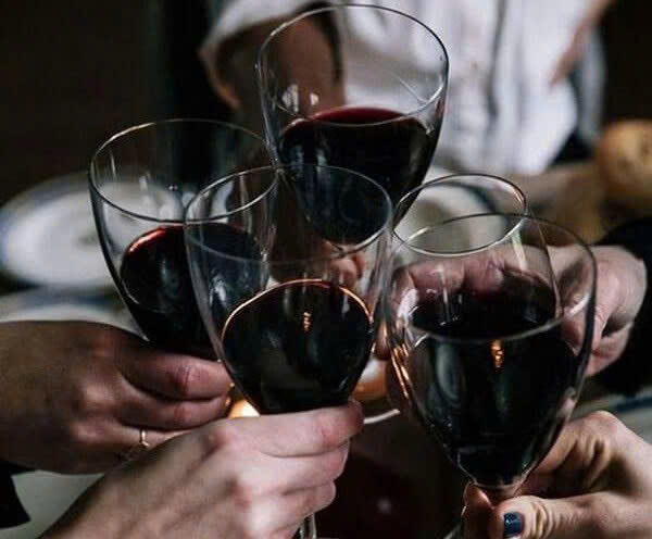 ruou-vang-uc-shahara-va-thuong-thuc